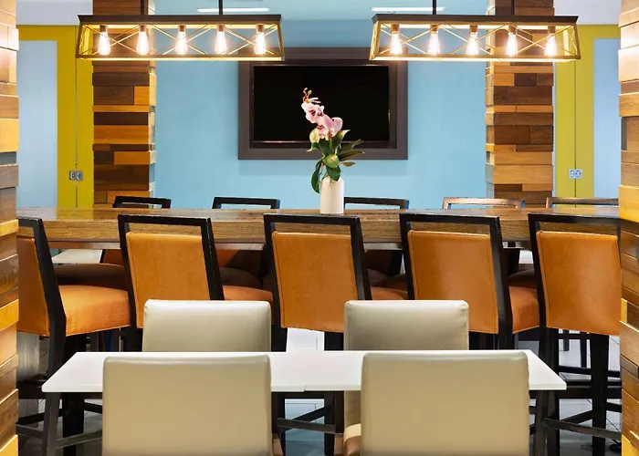 Cheap hotels La Quinta By Wyndham Atlanta Airport North
