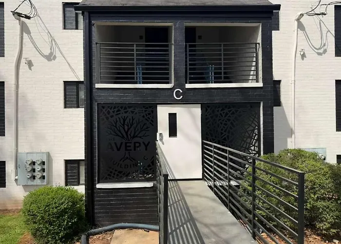 Apartment: The Avery