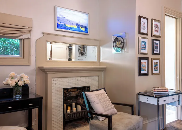 Stonehurst Place Bed & Breakfast